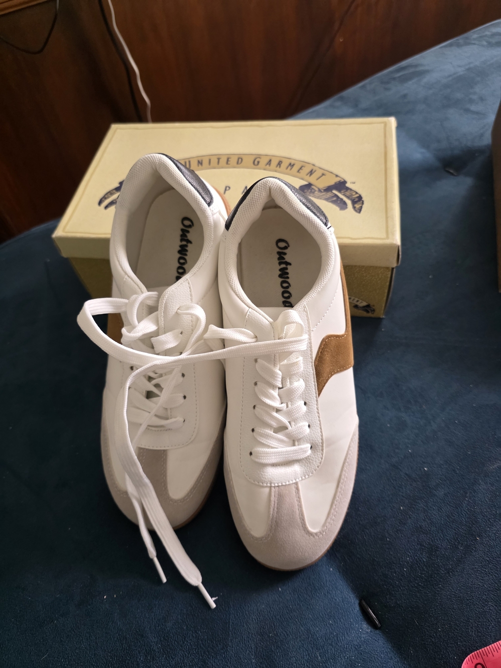 Women’s White Sneakers with Tan Accent Size 8